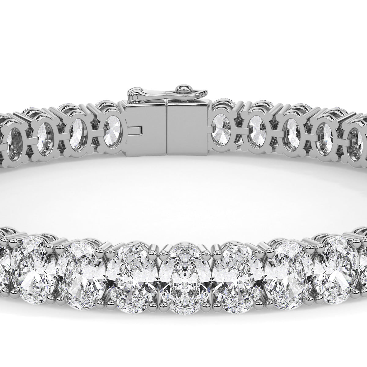 Amouré Oval Bracelet White Gold