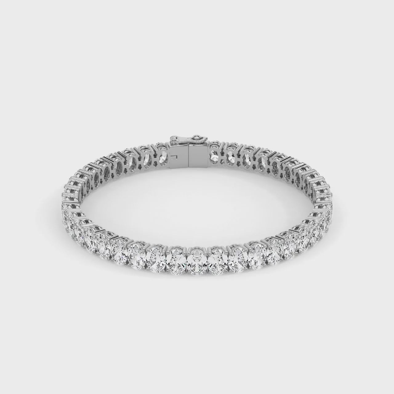 Amouré Oval Bracelet White Gold